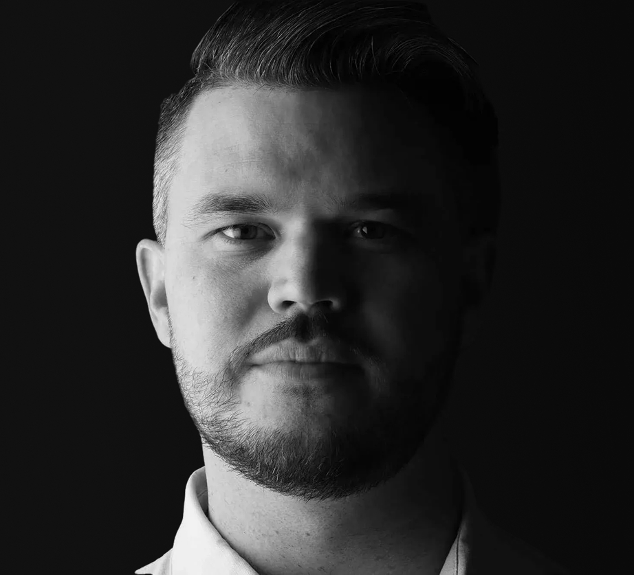 Portrait of Dr Ryan Martz